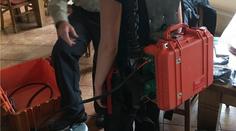 Policie se raduje. Ukradený stroj za milion našej peskař na louce