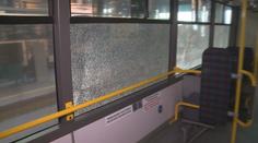 Atentát na autobus: Řidič ujížděl před střelbou. Co se stalo?