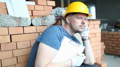 Stavební povolení vyřídil za 3 dny, ale čeká na něj měsíc kvůli České poště
