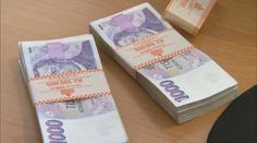 Vláda chce zastropovat ceny půjček. Experti se obávají lichvářů