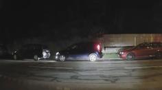 Řidič zoufale bojoval s parkovacím místem. Celou dobu se tím bavili strážníci