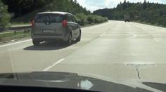 Auta jezdí bezdůvodně v levém pruhu. Máme dvě rady, co s tím!