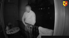 Posilněný léky chtěl létat! Z balkónu ho dostali až policisté. VIDEO