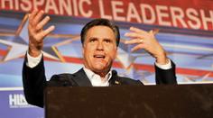 Tým republikána Romneyho se rozpadá kvůli homosexuálnímu skandálu