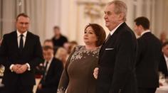 Politici i celebrity se sešli na plese. Zeman slíbil vyznamenání pro Gotta