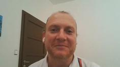 Vztah s AI není nahrazením lásky. Jde o touhu vyhnout se bolesti, říká psycholog