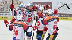 Pardubice přišly o Sedláka, Hradec ale vyprovodily čtyřmi góly a vedou sérii