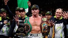 Nejlepší boxer světa žaluje své promotéry. Žádá přes 6 miliard korun