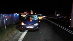 Chodec nepřežil srážku s autem, chodkyně ve Kdyni měla víc štěstí
