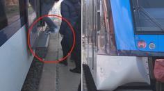 Vlaky měly být bezbariérové, lidé ale nastoupí stěží! Dělí je 60cm schod