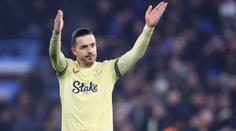 Opilý a na odpis. Hvězdný fotbalista na baru vytuhnul před zraky hostů