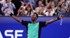 Monfils zažil pohádkové čtyřicátiny. Fanoušci žasli, pak mu hromadně zpívali
