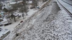 Pod tratí na Slovensko se sesunul svah. Vlaky tam nepojedou osm týdnů