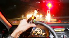 Za volant i po litru pálenky! Podívejte se, co na silnicích předvádějí extrémně opilí řidiči