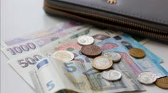 Žena našla peněženku plnou peněz. Její rychlá reakce vzbudila u strážníků obdiv