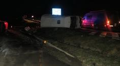 Na dálnici D5 se srazila dodávka s kamionem. Srážka blokovala dopravu