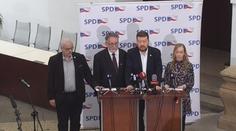 Hnutí SPD na brífinku vyjadřuje nesouhlas s nouzovým stavem