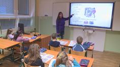 Právníci: K nákupu testů pro školáky není nouzový stav potřeba