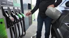 Konec zastropování cen paliv: Odborník zhodnotil, jak se to projeví u pump