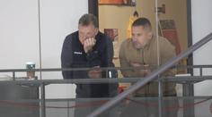 Kouč Rulík na inspekci s Plekancem. Lepšího průvodce si nemůžu přát, žasne