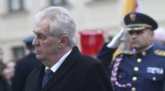 Do Prahy se sjeli prezidenti V4. Zeman je přivítal na zámku v Lánech