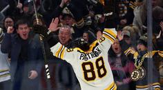 V NHL se prosadili Pastrňák i Zacha. Edmonton vyhrál potřinácté v řadě