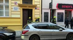 Výbuch na pražské střední škole. Jeden člověk je zraněný