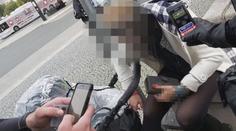 Opilá matka málem vyklopila dítě z kočárku. Nadýchala skoro 2,5 promile