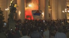 Bělehrad vyhlásil zákaz vycházení. Ulice zaplavily tisíce demonstrantů