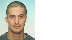 Agresor na útěku, je zraněný a ozbrojený! Neviděli jste ho?