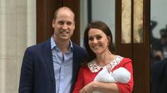 Kate a William už ukázali třetího potomka! Z porodnice míří domů