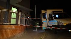 Opilý muž tvrdě zaútočil na záchytce nožem na policejní eskortu
