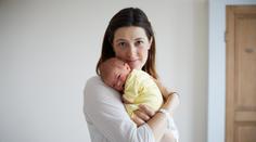 Prostě nádhera! Takhle vypadají maminky a jejich děťátka den po porodu. GALERIE
