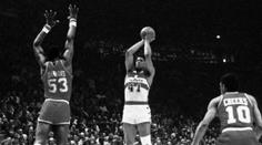 Odešla legenda NBA. Zemřel muž, který vyhrál pro Washington titul