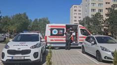Teprve 14letou dívku našli pod okny. Měla vypadnout z osmého patra
