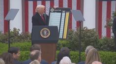 Donald Trump zavádí nová cla. Teď se zaměřil na léky