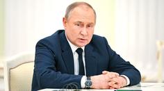 Nad nemocí ztratil kontrolu. Putinův neovladatelný třas zachytily kamery