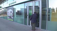 Banky vyplatily klientům Sberbank už desítky miliard. Obce budou čekat roky