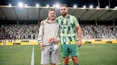 Zadražil po výhře nad Spartou dojal fanoušky! Mladému brankáři s protézou splnil sen