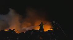 Požár skládky u Vyškova, hasiči vyhlásili zvláštní stupeň poplachu!