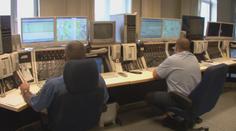 Muž zahltil tísňovou linku strážníků, hrozí mu vysoká pokuta. AUDIO