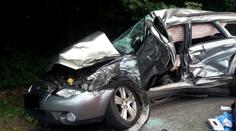 Řidič otáčel auto, smetla ho přijíždějící tatrovka. Nepřežil!