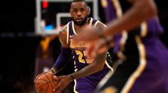 LeBron rozhodl o těsné výhře nad Dallasem! Rose nasázel 50 bodů