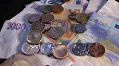 Bankám klesly zisky o miliardy. Vyhýbají se tak dani, myslí si experti