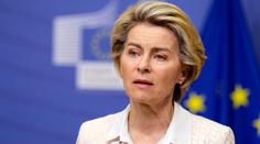 Pod von der Leyenovou se houpe židle. Europoslanci jí chtějí vyslovit nedůvěru