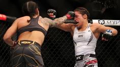 Šok v UFC. Legendární Nunesová po sedmi letech padla, Oliveira obhájil pás