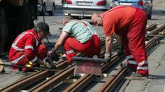 Zloději způsobili KOLAPS na železnici do Mostu! NAŘÍZLI hlavní ELEKTRICKÝ KABEL!