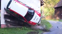 Pozor, auto letí do baráku! Drsné srážky závodních speciálů