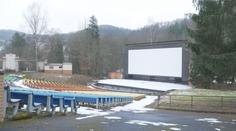 Spolek chce v Karlových Varech obnovit letní kino. Potřebuje ale sponzory