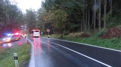 Autobus na jihu Čech srazil cyklistu. Při převozu do nemocnice zemřel